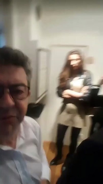 Le craquage COMPLET de Mélenchon perquisitionné dans son bureau et chez lui