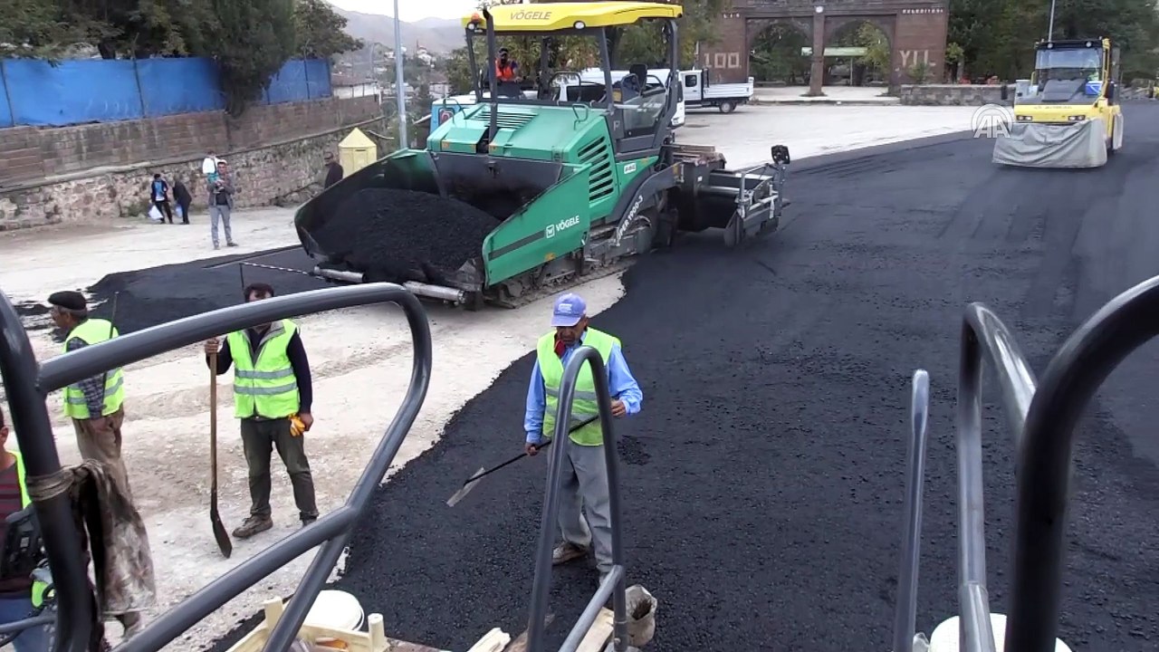 Bitlis Belediyesi yol çalışmalarına hız verdi