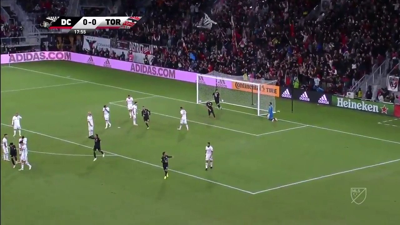 Quel coup franc de Rooney en MLS !