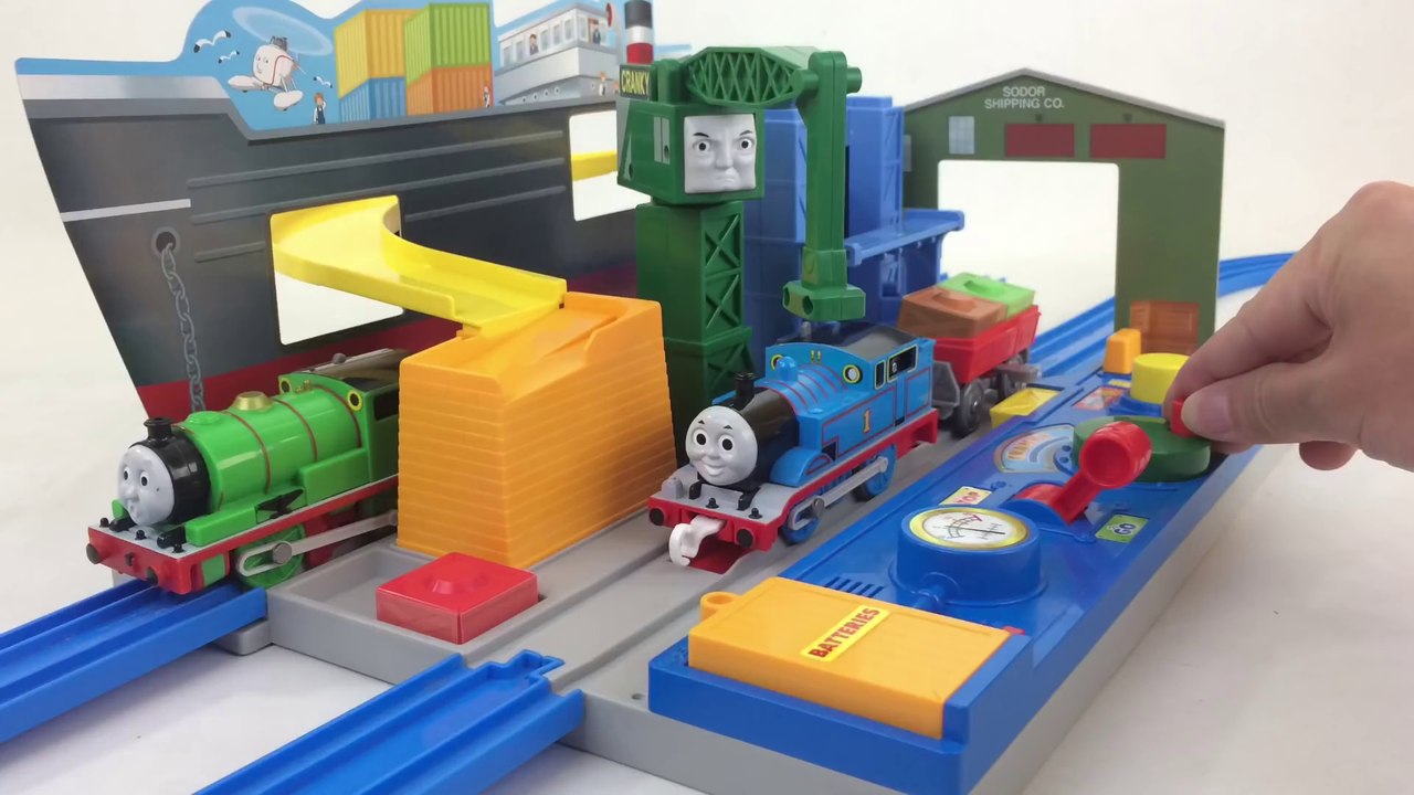 THOMAS & FRIENDS Tomy Plarail Big Port Cranky プラレール きかんしゃトーマス 僕がつみおろし!クランキーの大きな港  || Keith's Toy Box