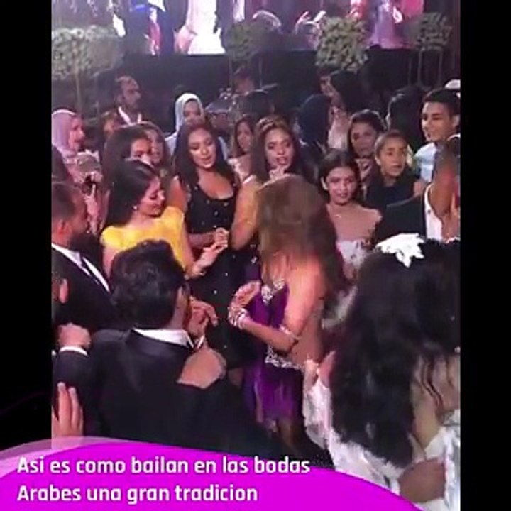 Asi es como bailan en las bodas Arabes! Baile Viral Arabe con Anastacia
