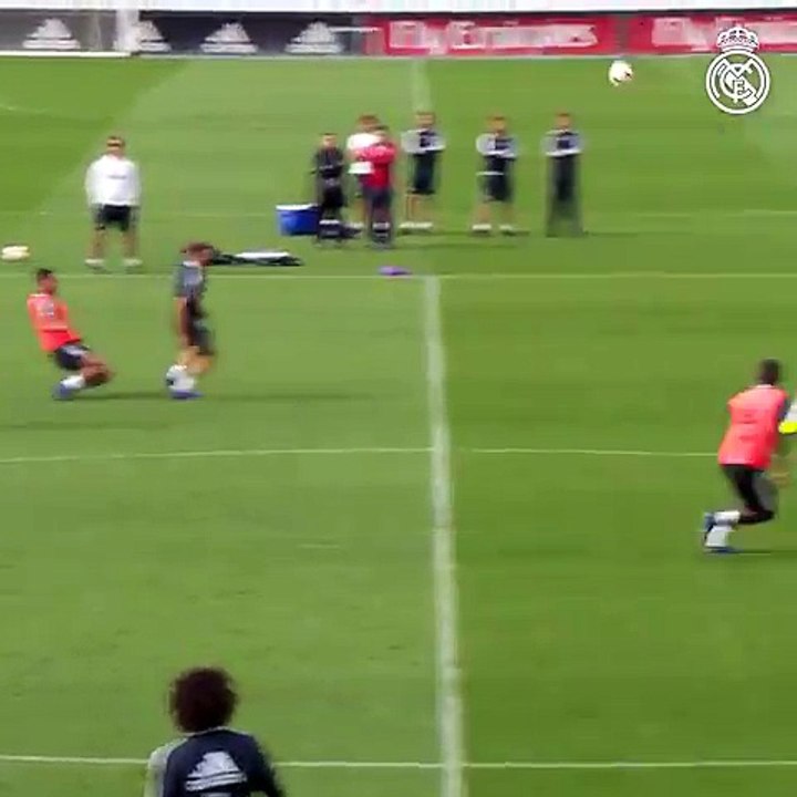 Golazo de Bale en el entrenamiento del Real Madrid