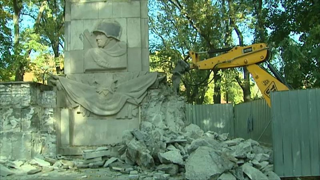 Letztes Sowjetdenkmal Polens fällt
