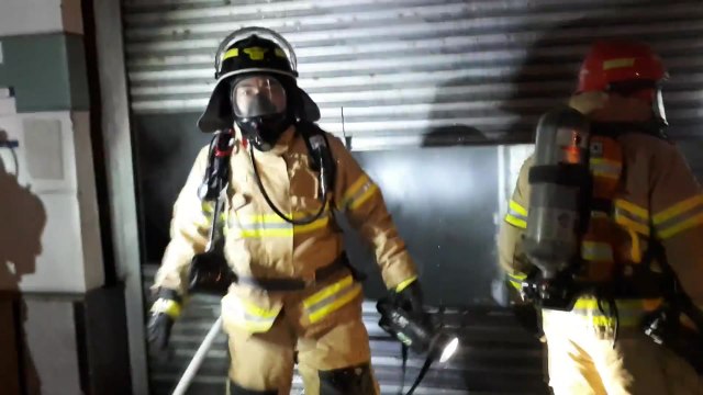 부산 수영구 가구 창고 화재...인명 피해 없어 / YTN