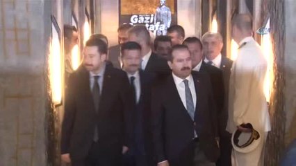 Télécharger la video: TBMM Başkanı Yıldırım Atatürk Sergisi'ni Açtı