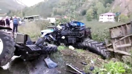 Traktör İle Otomobil Çarpıştı: 2 Yaralı