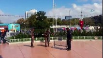 Taksim'de Şüpheli Çanta Polisi Alarma Geçirdi