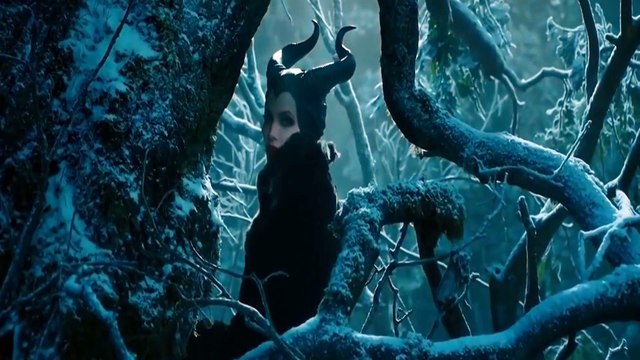 Angelina Jolie se hace un cambio de look radical