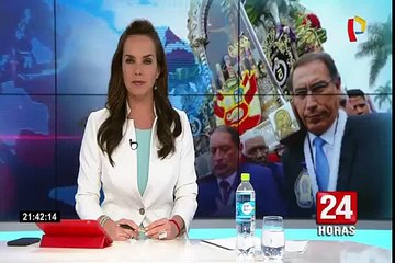Presidente Vizcarra rinde homenaje y carga anda del Señor de los Milagros