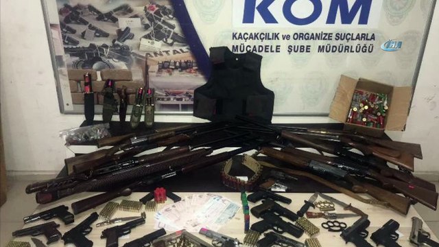 Antalya’da organize suç örgütü çökertildi: 22 kişi gözaltına alındı