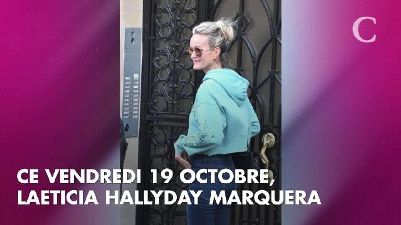 PHOTOS. Laeticia Hallyday en visite chez une amie à Paris avant la sortie de l'album de Johnny