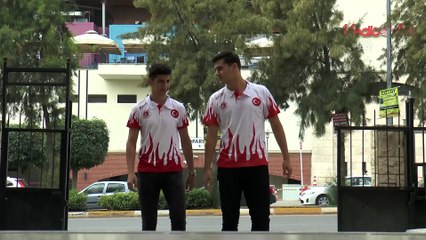 Liseli kick boksçulardan dünya ikinciliği - MERSİN