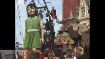 La visite du sultan des Indes sur son éléphant à voyager dans le temps Royal de Luxe