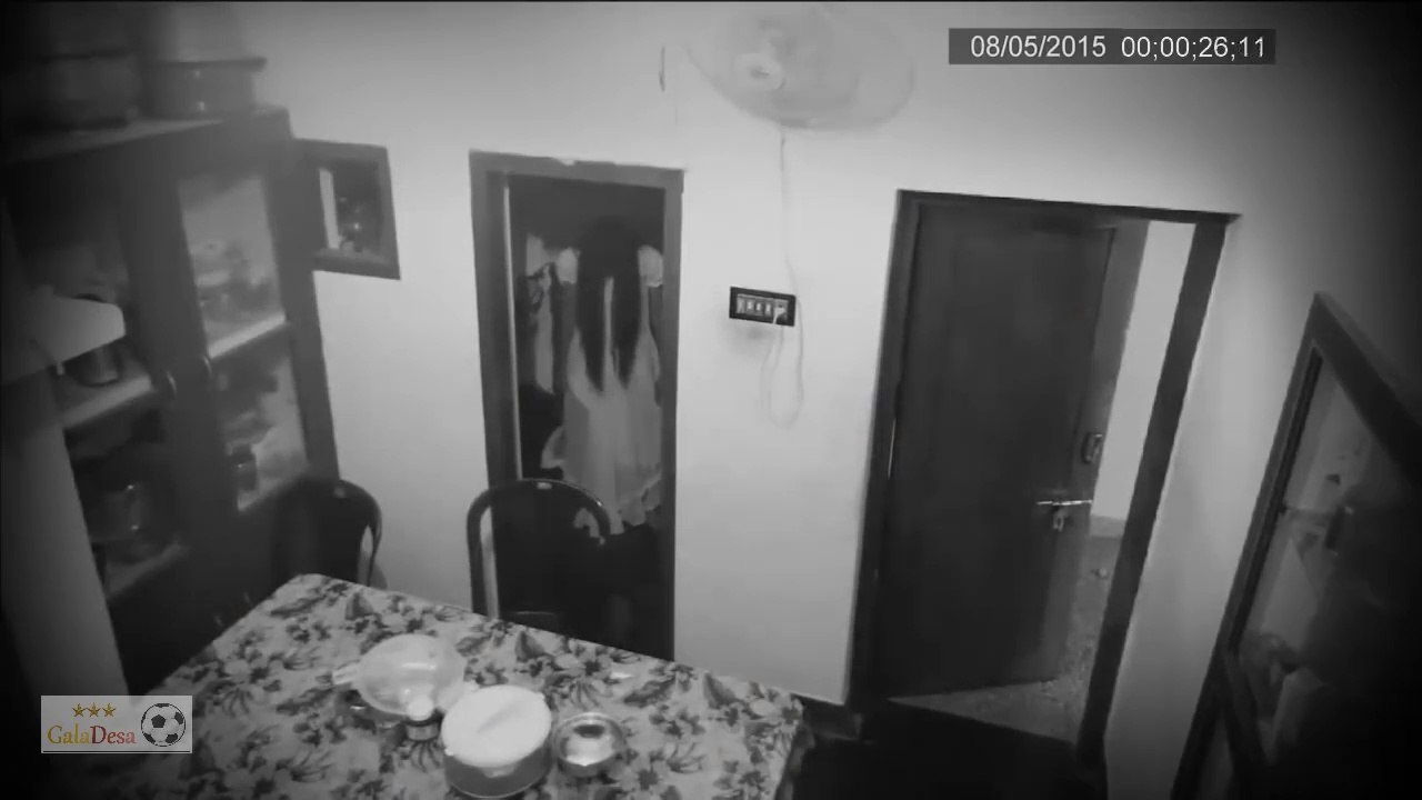 Terekam Jelas CCTV! Kuntilanak Muncul Tepat Jam 12 Malam dan Bermain Kursi di Ruang Makan