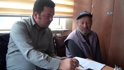 61 Yaşındaki Adam, Yolda Bulduğu Parayı Sahibine Teslim Etti