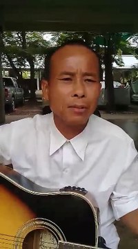 Xin mời các bạn nghe nông dân Dương Văn Nam những lời phẫn uất với một bài hát với nhan đề em quyết ra đi tìm tiền