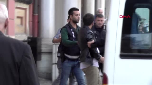 Eminönü'nde Polis ile Şüpheliler Arasında Arbede