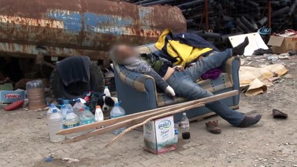 Evini Satıp Sokakta Yaşayan Adam, Koltukta Ölü Bulundu