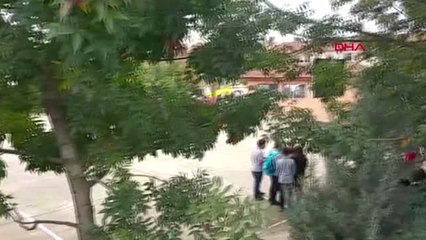 Lisede Keskin Koku; Öğrenciler Tahliye Edildi