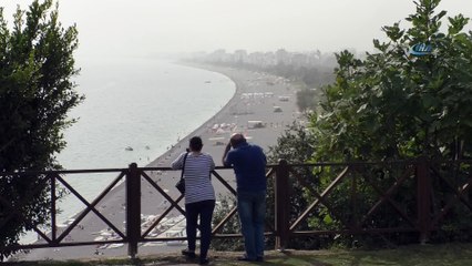 Antalya’da toz bulutu etkisini sürdürüyor