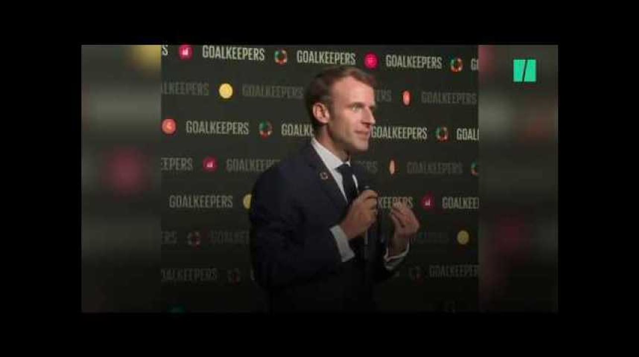 Emmanuel Macron accusé d'avoir insulté des mère...