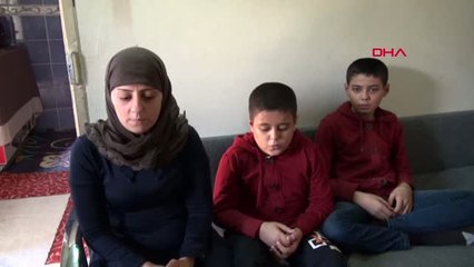 Hatay Sara Hastası Çocuklarına Hem Anne Hem de Babalık Yapıyor