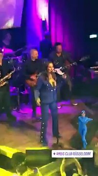 Pazi s kime spavaš na kraju se razvilo u više od stiha, a pomalo u pouku koja se drugarici kaže uz kafu ili drugu uz piće u kafani. Ali ide i uz pesmu, pa pev