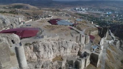 Harput Kalesinde Bu Yıl 20 Bin Obje Gün Yüzüne Çıkartıldı... Kale Havadan Görüntülendi