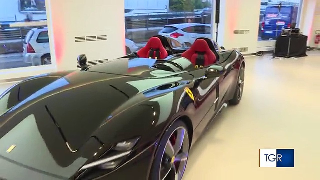 Presentata a Bari l'ultima Ferrari