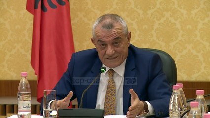 Vettingu në politikë; Pedagogët: Jo ndryshime të shpeshta në Kushtetutë