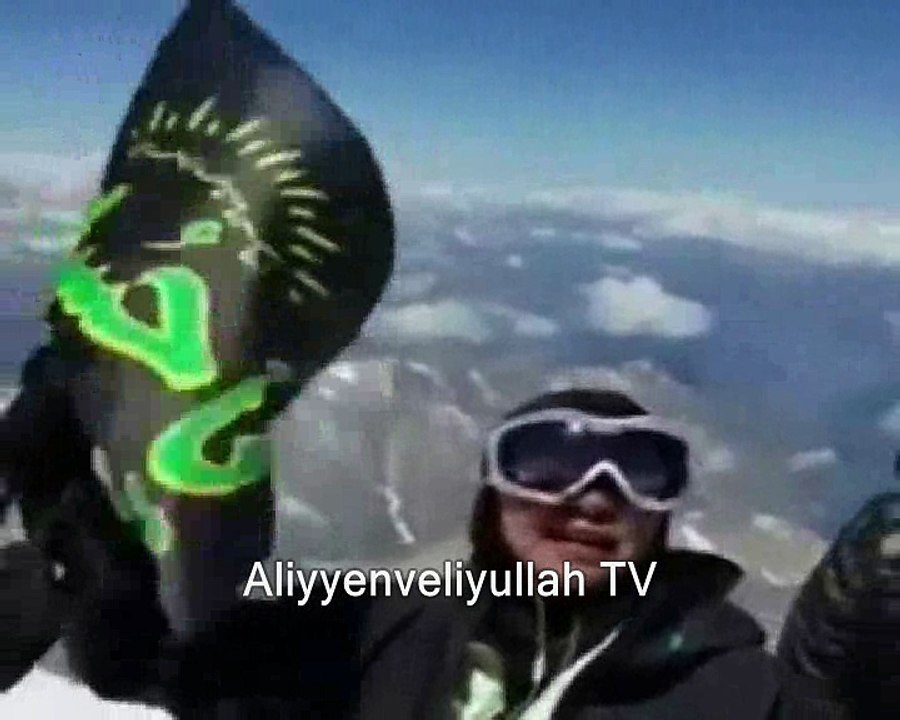Evereste Ya Huseyin Bayrağı