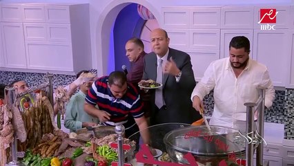 بدأنا بصبحي كابر وكان معانا بحة والفلاح .. عمرو أديب وتحدي أكله كل أسبوع