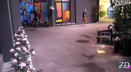 UDARAC U OKO, PODLIVI, KRVAVE IZGREBANE RUKE Evo KAKO izgleda Zerina nakon tuče!