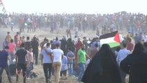 رصاص إسرائيل يصيب أكثر من 130 فلسطينيا خلال مسيرات العودة في قطاع غزة