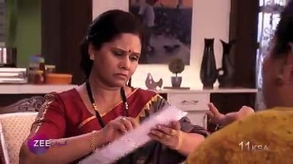 حياتها ستتغير حينما يطرق العريس بابها لتبدأ رحلة الكنة و الحماةلاتفوت أولى الحلقات من مسلسل #من_نظرة_حب على #زي_الوان الـ11 بتوقيت #السعودية Zee Alwan TV