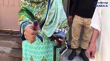 کون ہیں یہ خاص ووٹرز جو معذوری اور بزرگی کے باوجود پاکستان کا قرض اتارنے نکلے ہیں#ByElections #SamaaTv