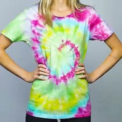 Easy T-shirt decorating ideas. 