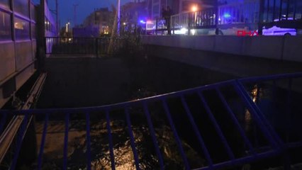 Otomobil Dereye Uçtu