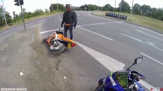 MOTORCYCLE CRASHES - ROAD RAGE & BAD DRIVERS - ANGRY PEOPLE vs BIKERS 2018 [Ep #47]
