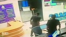 Terekam CCTV! Mahluk Astral Membanting Pintu Dengan Sangat Keras Kantor Polisi Malaysia dan Disaksikan oleh Banyak Polisi