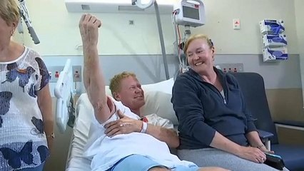 شاهد: أسترالي يروي قصة نجاته من هجوم مروّع بواسطة سمكة قرش