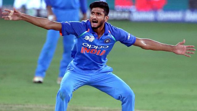 India VS West Indies 1st ODI: Khaleel Ahmed eyes at World Cup spot | वनइंडिया हिंदी