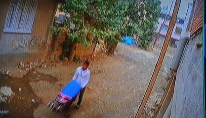 Bebek Arabasıyla Zeytinyağı Hırsızlığı Kamerada