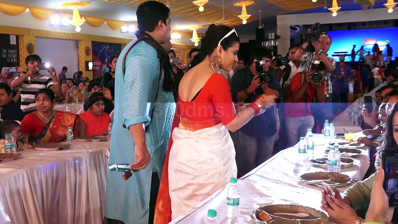 Kajol Serves Bhog At North Bombay Sarbojanin Durga Puja Pandal