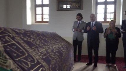Dışişleri Bakanı, Sultan I. Murad Türbesi'ni Ziyaret Etti