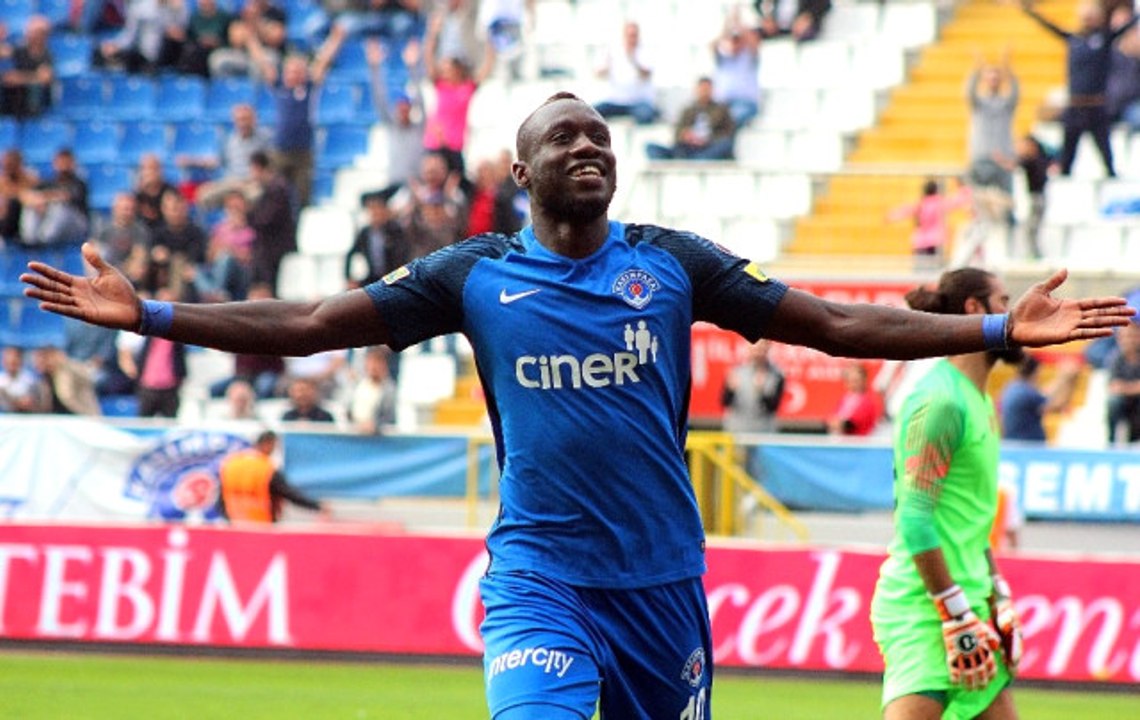 Kasımpaşa'nın Golcüsü Mbaye Diagne, Gol Krallığında Zirveye Oturdu