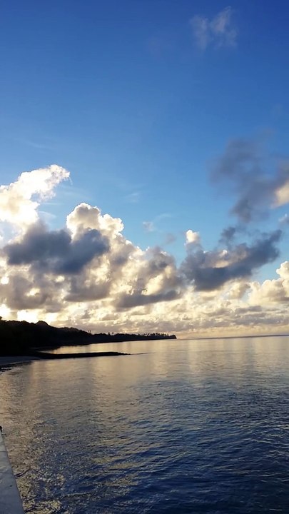 Good morning sunshine ... Aroa Lagoon at the beginning of today