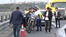 Kağıthane'de Seyir Halindeki Otomobilin Sürücüsüne Mermi İsabet Etti