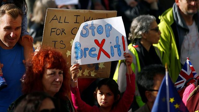 Противники Brexit'a вышли на улицы Лондона