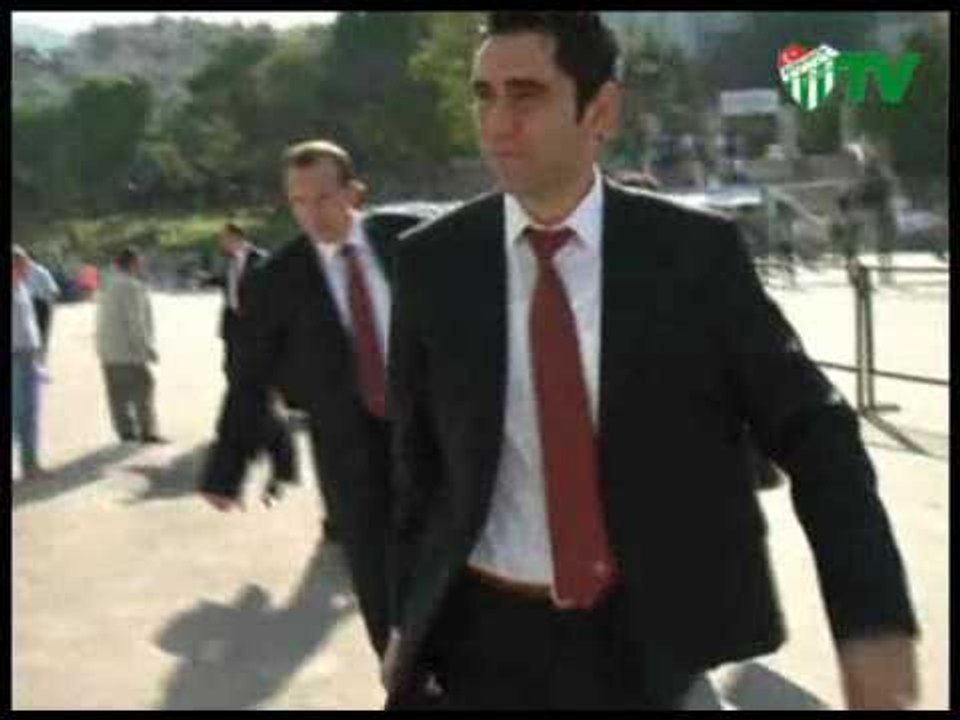 İ.B.Belediyespor Atatürk Stadı'na Geldi (24.10.2009)